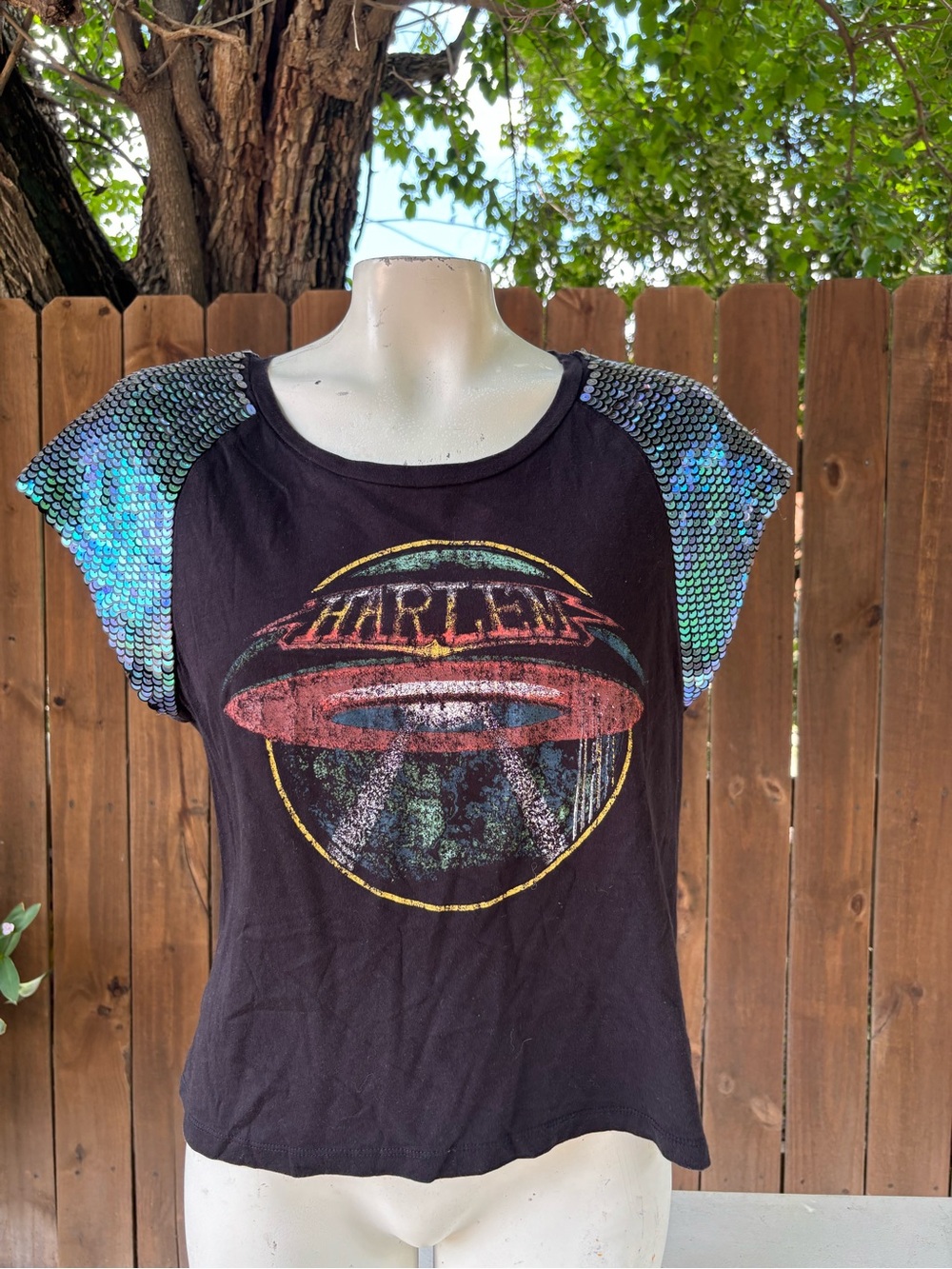 Sportsgirl sequined top size Small.